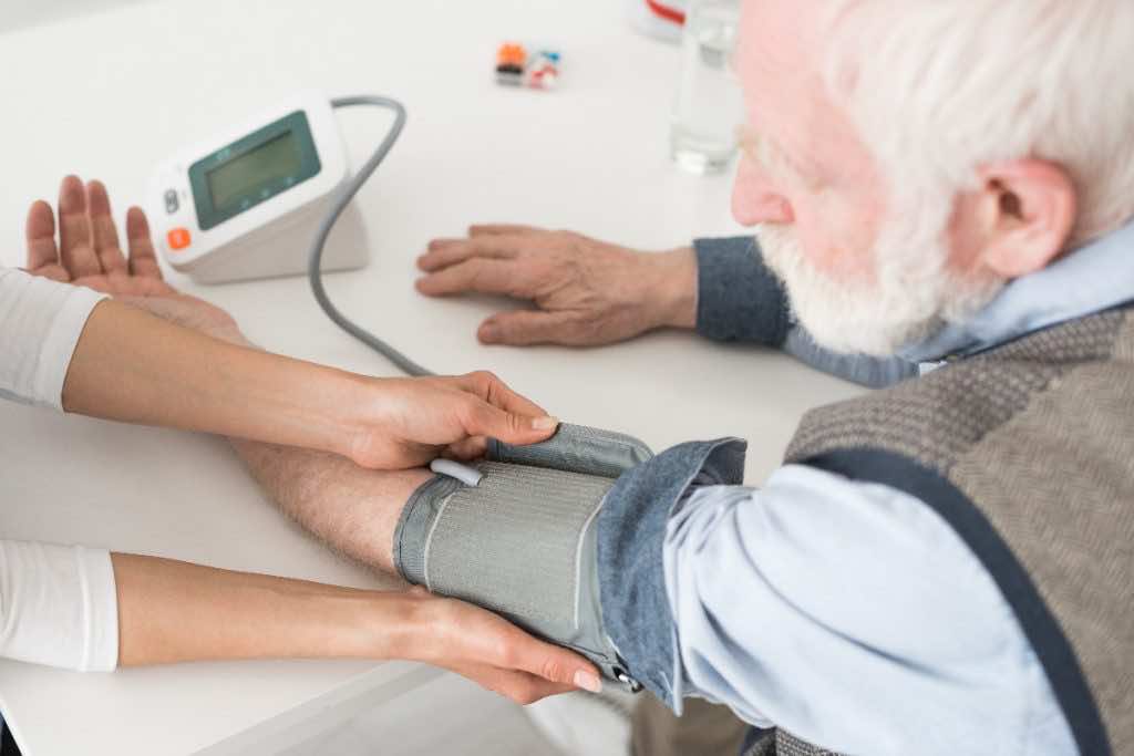 Pharmedio nadciśnienie ciśnieniomierz pomiar opieka usługa pacjent