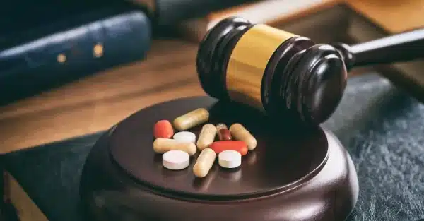 prawo farmaceutyczne leki suplementy przepisy paragraf 1024x534 1